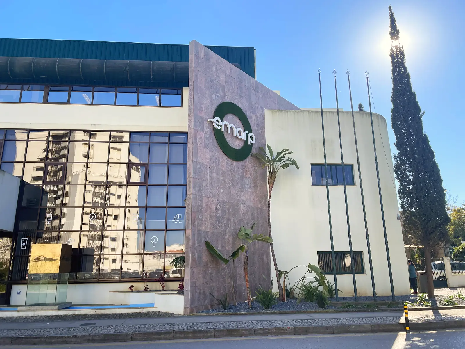 EMARP confrontada com pré-aviso de greve apresentado pelo STAL no decurso de processo negocial
