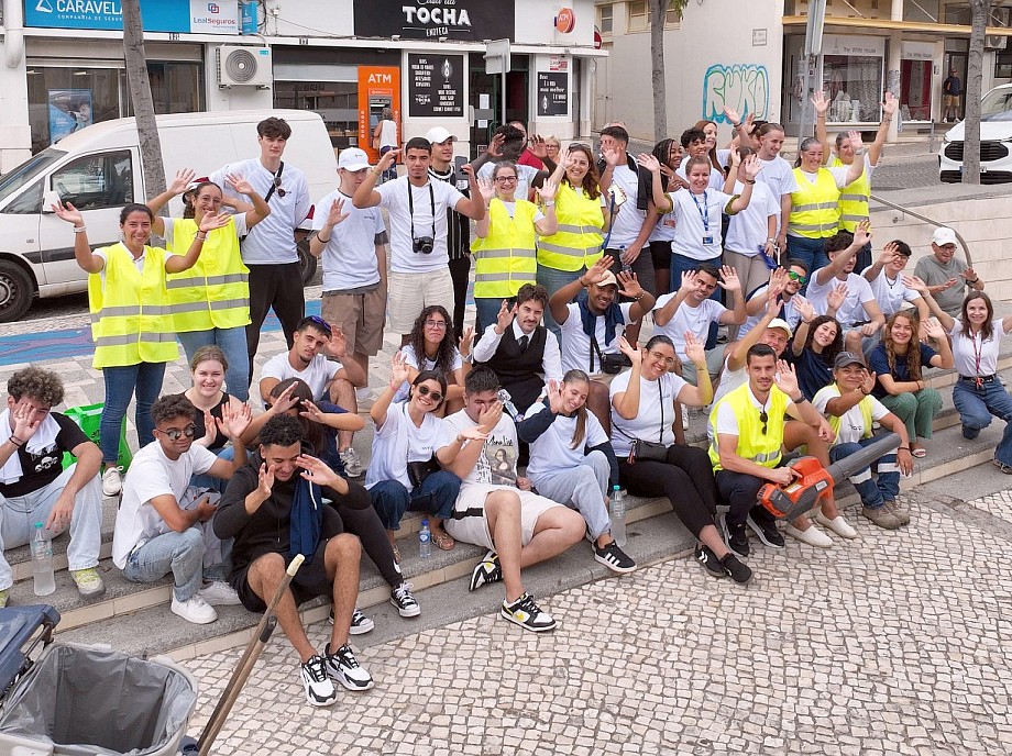 EMARP assinala o Dia Mundial da Limpeza com ação de sensibilização que juntou 152 estudantes à equipa de limpeza urbana